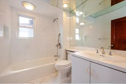 715 Iris Street, Franklin Square, NY 11010 - Photo 11