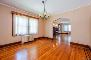 715 Iris St, Franklin Square, NY 11010 - Photo 5