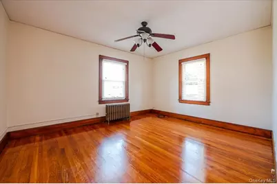 715 Iris Street, Franklin Square, NY 11010 - Photo 9