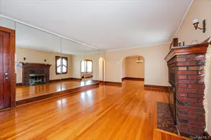 715 Iris St, Franklin Square, NY 11010 - Photo 3