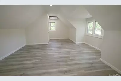 130 N Huron Street, Ronkonkoma, NY 11779 - Photo 9