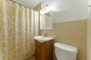 61 Maine Ave, Rockville Centre, NY 11570 - Photo 13