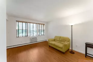 61 Maine Ave, Rockville Centre, NY 11570 - Photo 5