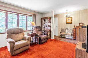 42 Summit St, Plainview, NY 11803 - Photo 5