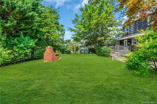 42 Summit St, Plainview, NY 11803 - Photo 19