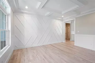 25 Westchester Avenue, Jericho, NY 11753 - Photo 11