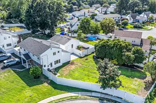 61 Andover Dr, Deer Park, NY 11729 - Photo 3