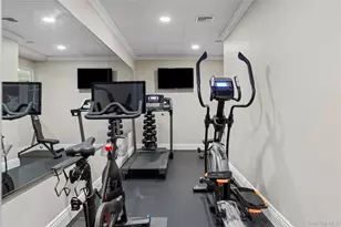 23 Legends Cir, Melville, NY 11747 - Photo 37