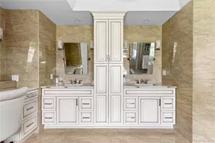 23 Legends Cir, Melville, NY 11747 - Photo 27