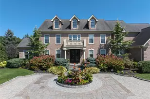 23 Legends Cir, Melville, NY 11747 - Photo 5