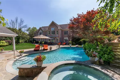 23 Legends Circle, Melville, NY 11747 - Photo 7