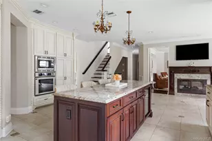 23 Legends Cir, Melville, NY 11747 - Photo 21