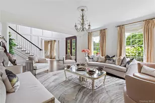 23 Legends Cir, Melville, NY 11747 - Photo 13