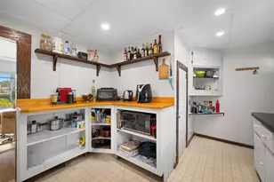 142 Gordon Pl, Freeport, NY 11520 - Photo 15