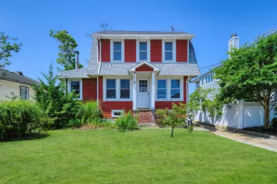 142 Gordon Place, Freeport, NY 11520 - Photo 1