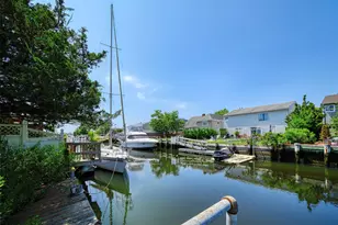 142 Gordon Pl, Freeport, NY 11520 - Photo 33