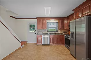 4 Hickory Dr, Mahopac, NY 10541 - Photo 9