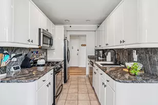 560 W Broadway, Long Beach, NY 11561 - Photo 5