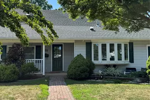 332 Jamaica Blvd, Carle Place, NY 11514 - Photo 3