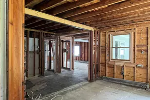 332 Jamaica Blvd, Carle Place, NY 11514 - Photo 5