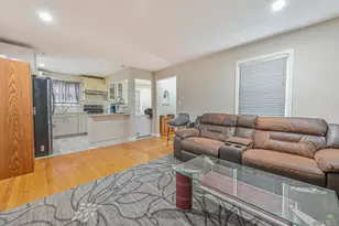 216 Home St, Valley Stream, NY 11580 - Photo 7