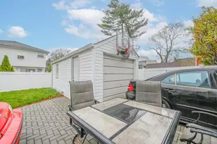 216 Home St, Valley Stream, NY 11580 - Photo 19