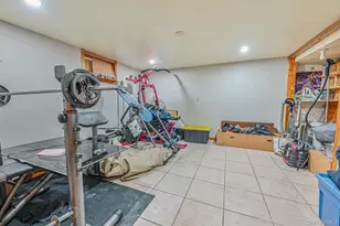 216 Home St, Valley Stream, NY 11580 - Photo 17