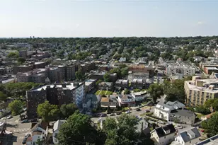 195-11 Woodhull Ave, Hollis, NY 11423 - Photo 9