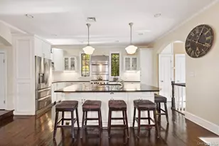 56 Floral Pkwy, Floral Park, NY 11001 - Photo 7