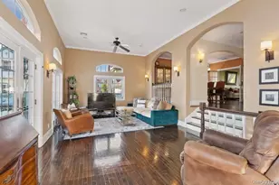 56 Floral Pkwy, Floral Park, NY 11001 - Photo 13