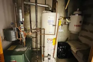 31 Woodward St, Roslyn Heights, NY 11577 - Photo 29