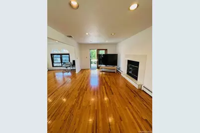 31 Woodward Street, Roslyn Heights, NY 11577 - Photo 9