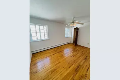 31 Woodward Street, Roslyn Heights, NY 11577 - Photo 21