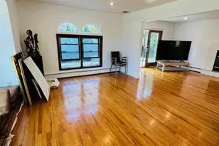 31 Woodward St, Roslyn Heights, NY 11577 - Photo 23