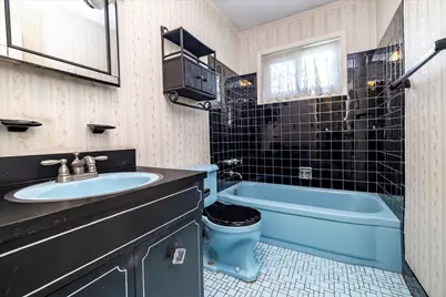 185 Maxine Court, West Hempstead, NY 11552 - Photo 19