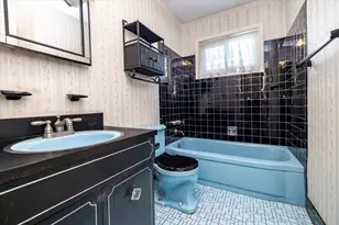 185 Maxine Ct, West Hempstead, NY 11552 - Photo 19