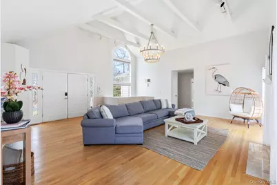 12 Douglas Court, Hampton Bays, NY 11946 - Photo 11