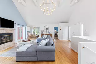 12 Douglas Ct, Hampton Bays, NY 11946 - Photo 9