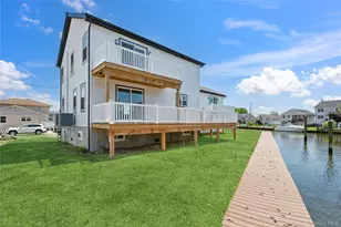 775 S 9th St, Lindenhurst, NY 11757 - Photo 29