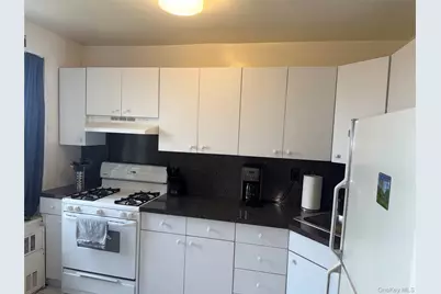 370 Westchester Avenue #7P, Port Chester, NY 10573 - Photo 11