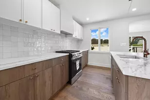 747 New St, Uniondale, NY 11553 - Photo 9