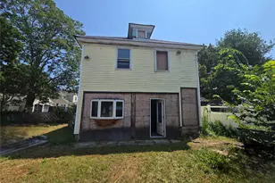 31 Union Ave, Patchogue, NY 11772 - Photo 3