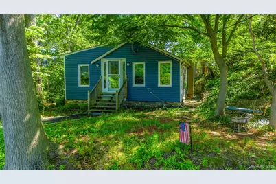 8 Towle Place, Glen Cove, NY 11542 - Photo 1