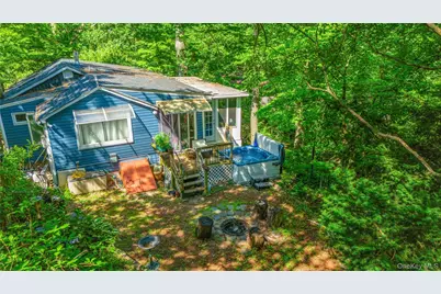 8 Towle Place, Glen Cove, NY 11542 - Photo 23