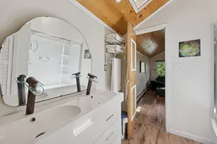 8 Towle Pl, Glen Cove, NY 11542 - Photo 13