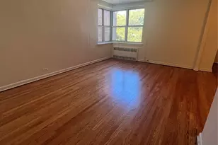 325 E 201st St, Bronx, NY 10458 - Photo 17