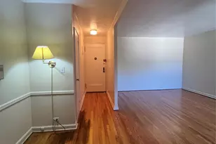 325 E 201st St, Bronx, NY 10458 - Photo 19