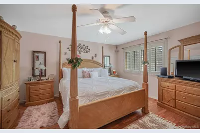 158 Gothic Circle, Manorville, NY 11949 - Photo 9