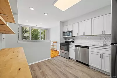 423 Colony Drive, Hartsdale, NY 10530 - Photo 9