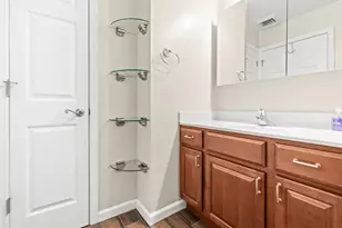 1002 Willow Ln, Valley Stream, NY 11580 - Photo 17